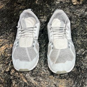 Men’s on Running Cloud 5 Terry Glacier Grey shoes